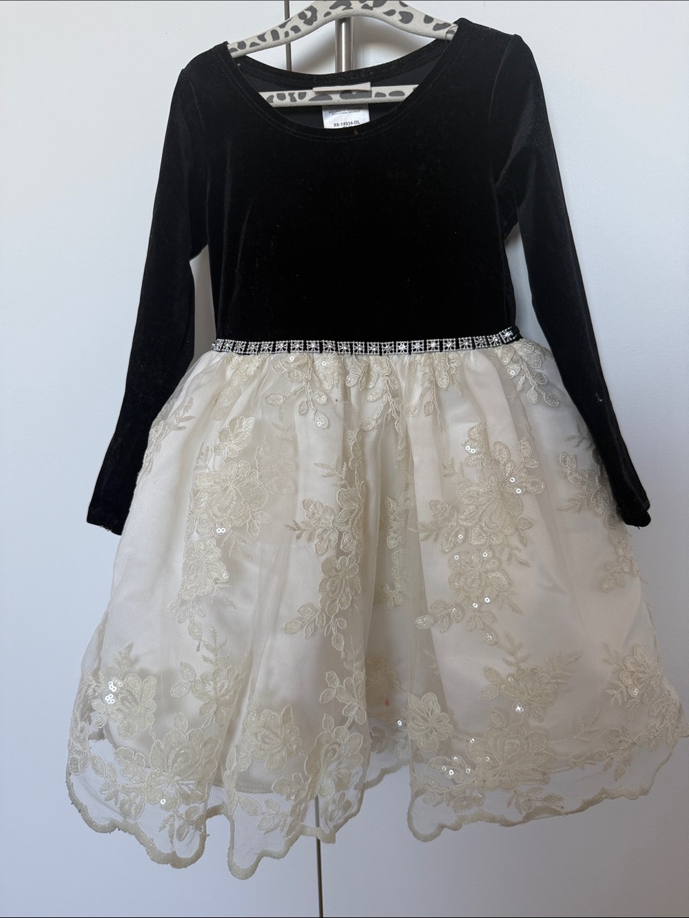 iris & ivy Black and Ivory Velvet Floral Tulle Dress